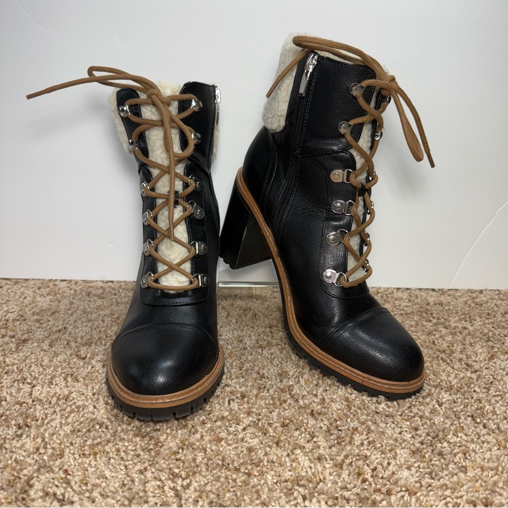 Y2K Boots with Fur Black Leather Heeled Boots Shearling Lined Lace Up Lug Sz 10